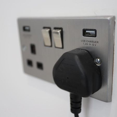 Birmingham Necairport Interchange Shortstay Homebase Zewnętrze zdjęcie