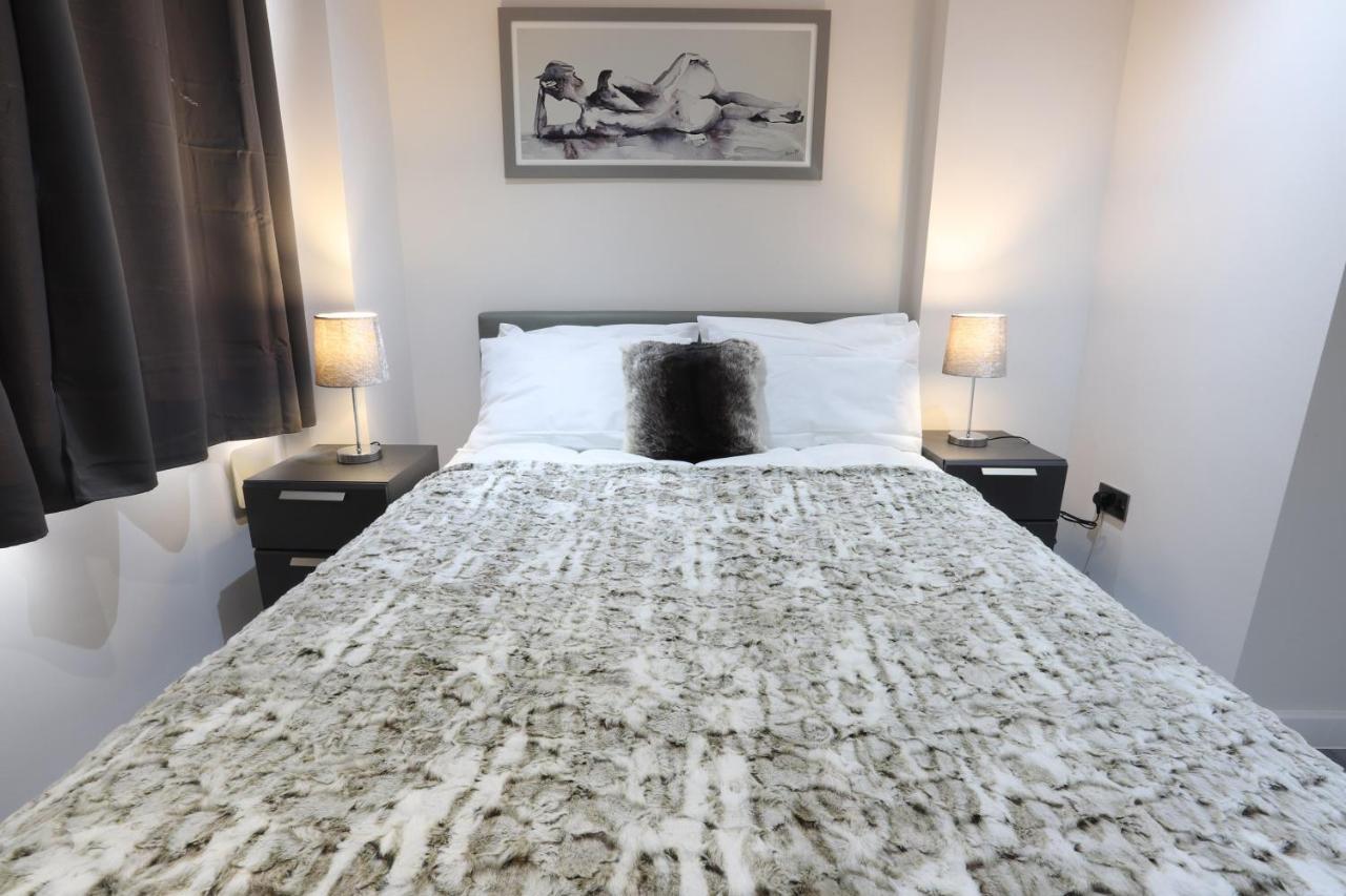 Birmingham Necairport Interchange Shortstay Homebase Zewnętrze zdjęcie