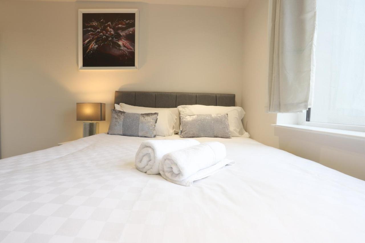 Birmingham Necairport Interchange Shortstay Homebase Zewnętrze zdjęcie