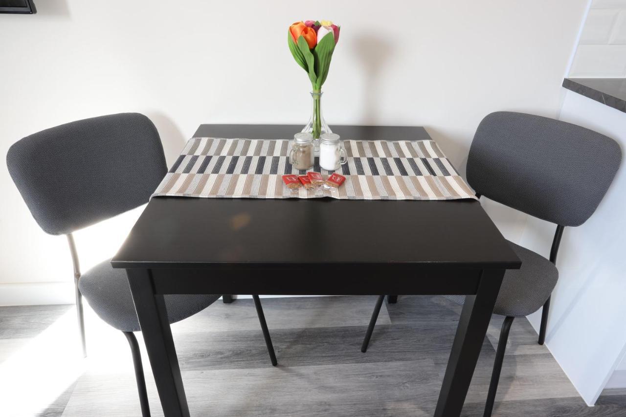 Birmingham Necairport Interchange Shortstay Homebase Zewnętrze zdjęcie